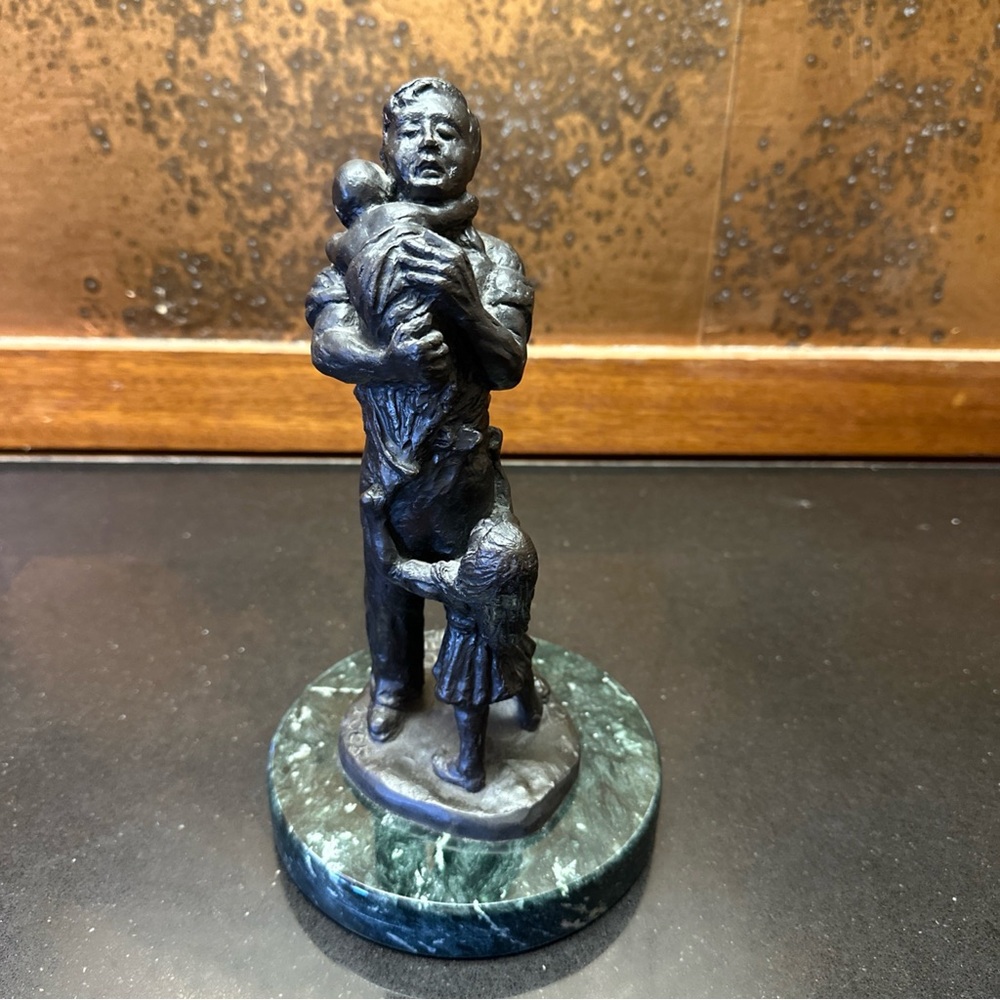 KENNETH  WYATT   "LEGACY"  2005  BRONZE #247/2000